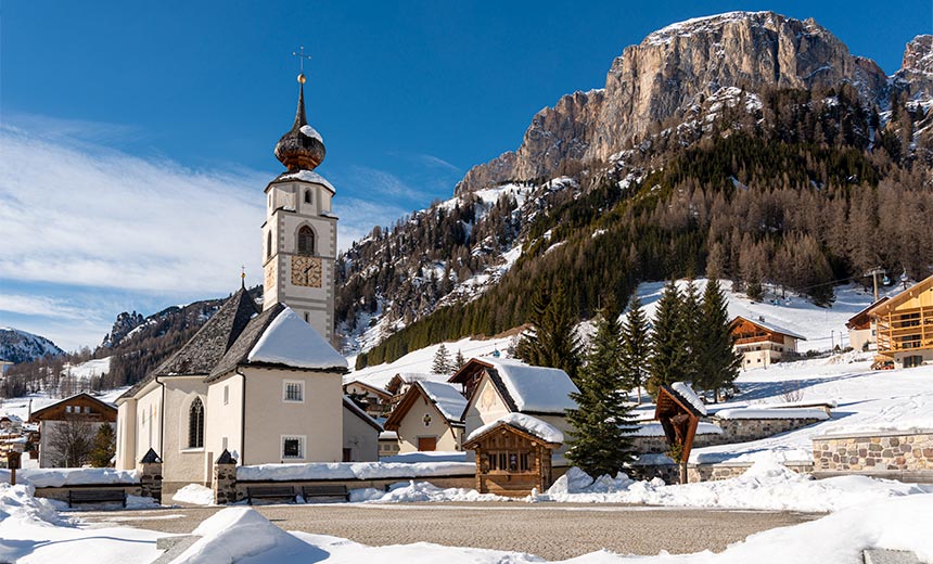 Chiesa di Colfosco in inverno