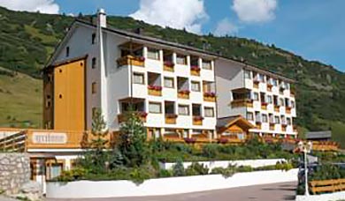 Hotel Grifone auf dem Campolongo Pass zwischen Corvara / Alta Badia und Arabba