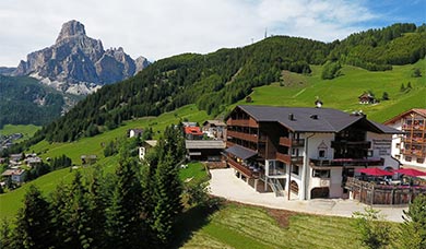 Wunderschöne Aussicht vom Sporthotel Panorama über Corvara in Alta Badia